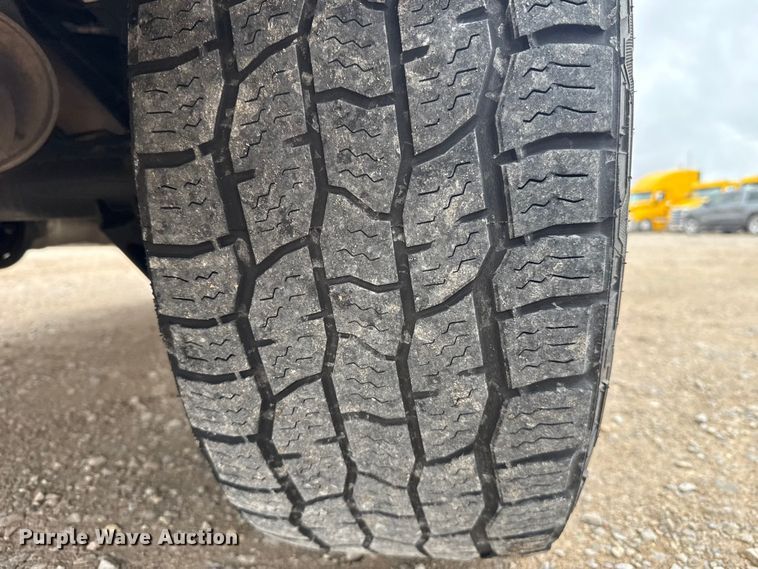 image for item ES5941 2022 Chevrolet Silverado 1500 Crew Cab pickup truck