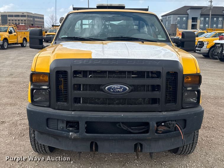 image for item ES5942 2009 Ford F250 Super Duty utility bed pickup truck