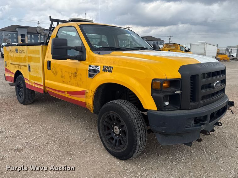 image for item ES5942 2009 Ford F250 Super Duty utility bed pickup truck