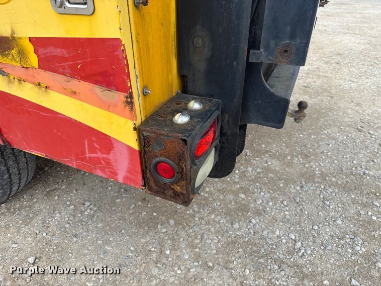 image for item ES5942 2009 Ford F250 Super Duty utility bed pickup truck