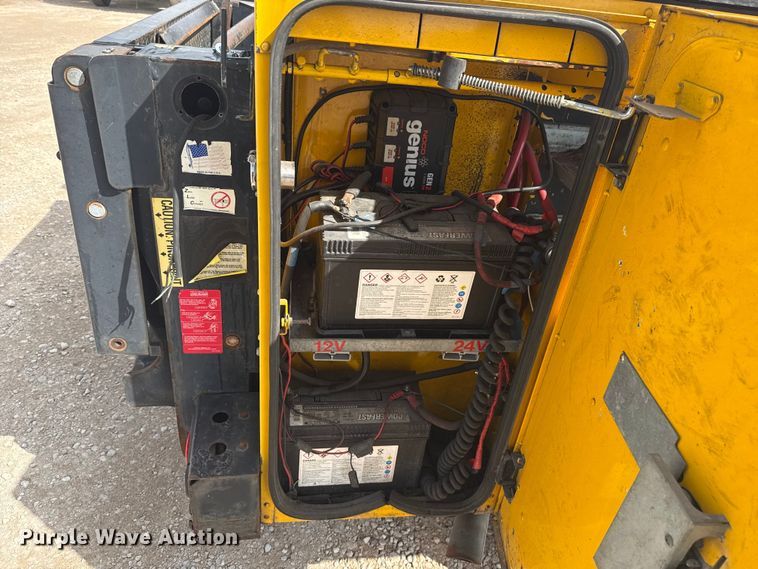 image for item ES5942 2009 Ford F250 Super Duty utility bed pickup truck