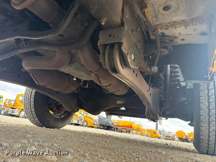 image for item ES5942 2009 Ford F250 Super Duty utility bed pickup truck