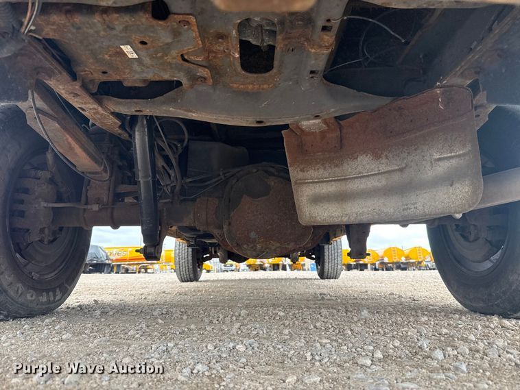 image for item ES5942 2009 Ford F250 Super Duty utility bed pickup truck