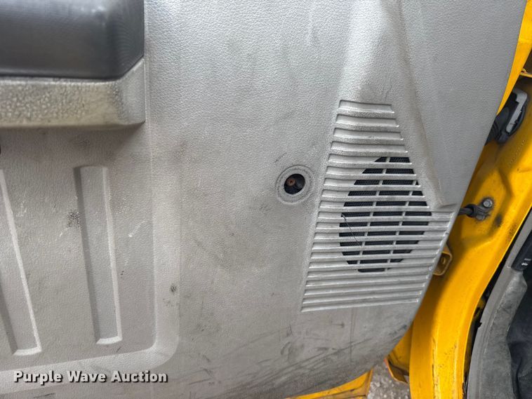 image for item ES5942 2009 Ford F250 Super Duty utility bed pickup truck