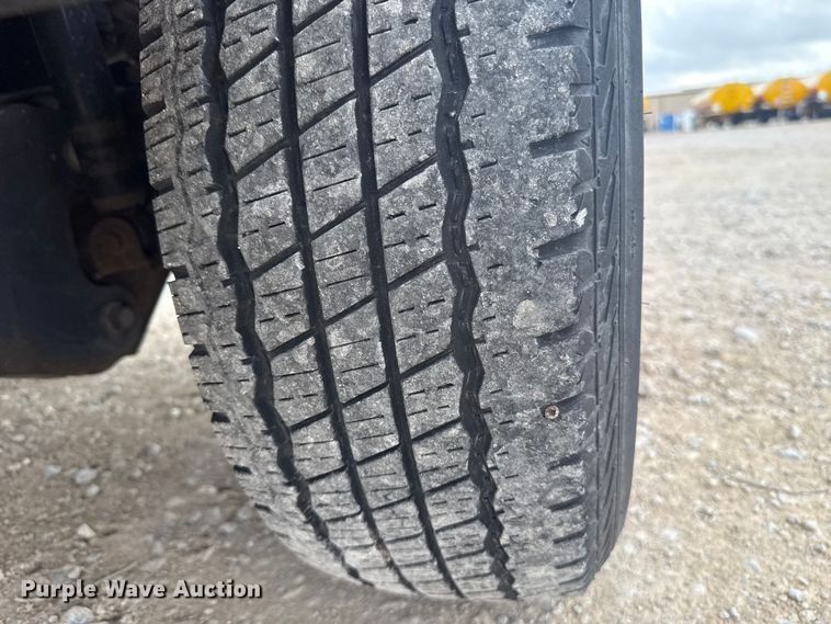 image for item ES5942 2009 Ford F250 Super Duty utility bed pickup truck