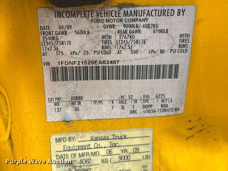 image for item ES5942 2009 Ford F250 Super Duty utility bed pickup truck