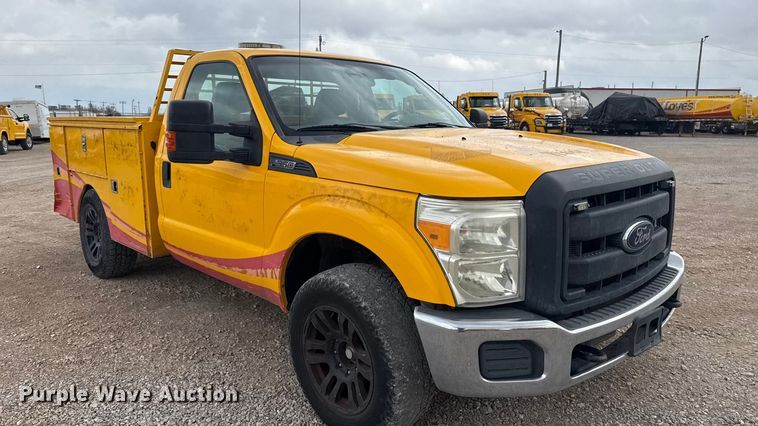 image for item ES5950 2015 Ford F350 Super Duty utility bed pickup truck