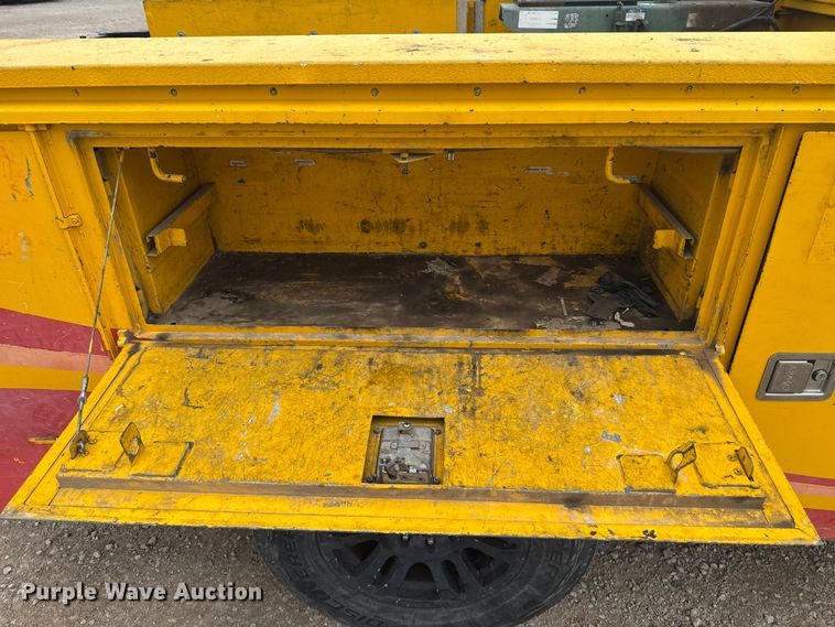 image for item ES5950 2015 Ford F350 Super Duty utility bed pickup truck