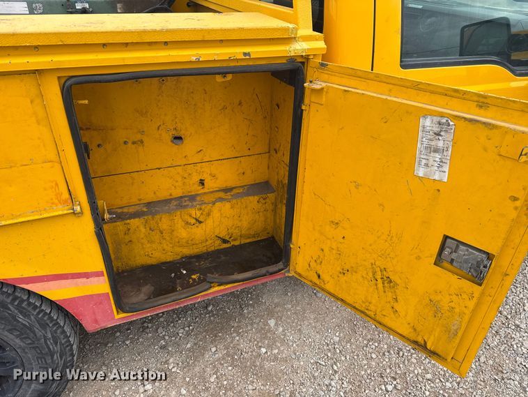 image for item ES5950 2015 Ford F350 Super Duty utility bed pickup truck