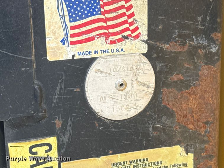 image for item ES5950 2015 Ford F350 Super Duty utility bed pickup truck