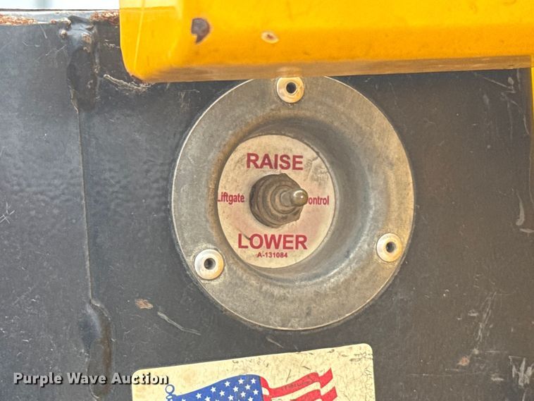 image for item ES5950 2015 Ford F350 Super Duty utility bed pickup truck