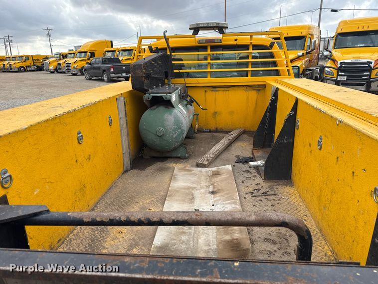 image for item ES5950 2015 Ford F350 Super Duty utility bed pickup truck