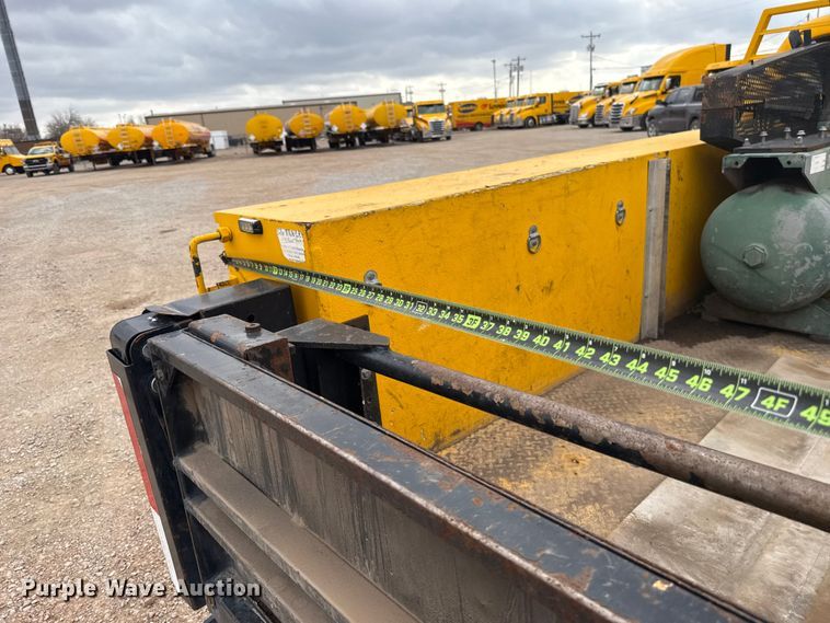 image for item ES5950 2015 Ford F350 Super Duty utility bed pickup truck