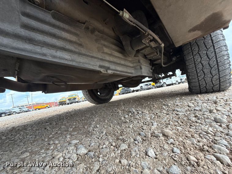 image for item ES5950 2015 Ford F350 Super Duty utility bed pickup truck