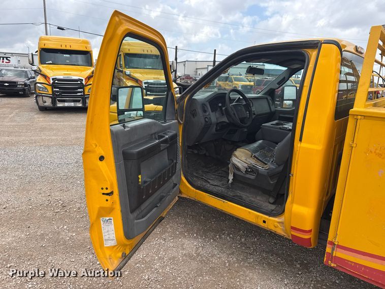 image for item ES5950 2015 Ford F350 Super Duty utility bed pickup truck