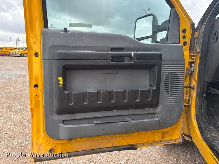 image for item ES5950 2015 Ford F350 Super Duty utility bed pickup truck