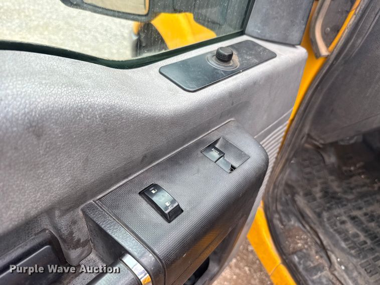 image for item ES5950 2015 Ford F350 Super Duty utility bed pickup truck