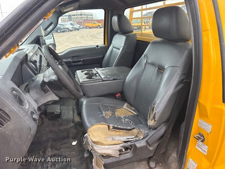 image for item ES5950 2015 Ford F350 Super Duty utility bed pickup truck