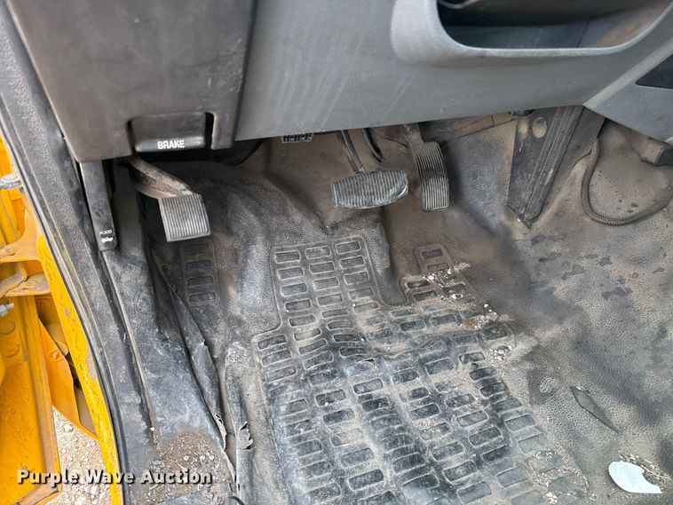 image for item ES5950 2015 Ford F350 Super Duty utility bed pickup truck