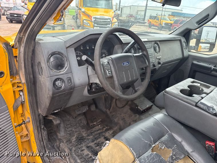 image for item ES5950 2015 Ford F350 Super Duty utility bed pickup truck