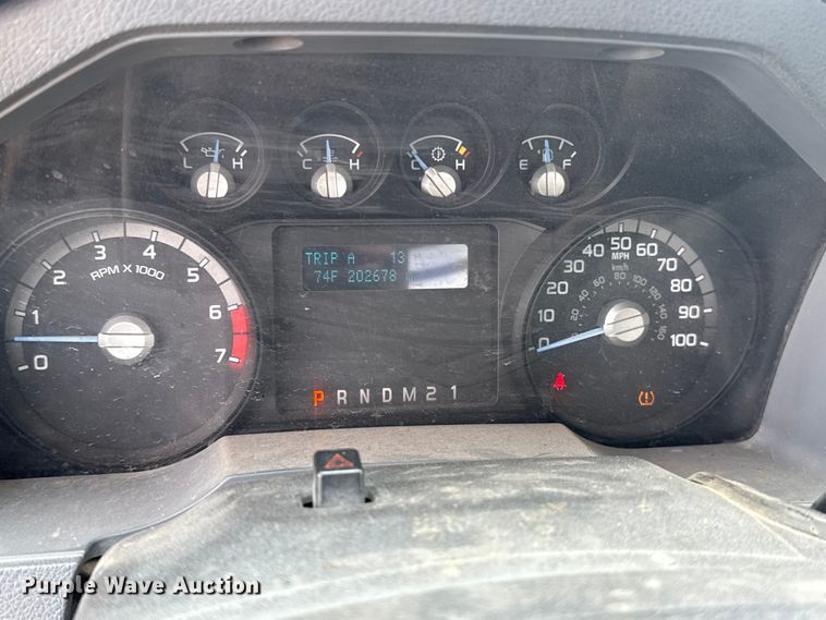 image for item ES5950 2015 Ford F350 Super Duty utility bed pickup truck