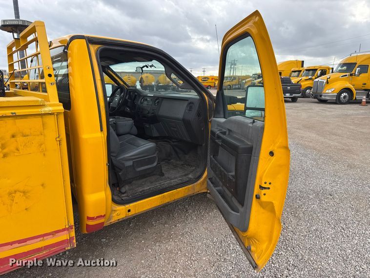 image for item ES5950 2015 Ford F350 Super Duty utility bed pickup truck