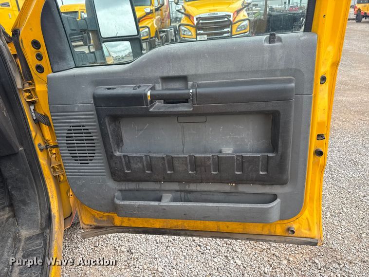 image for item ES5950 2015 Ford F350 Super Duty utility bed pickup truck