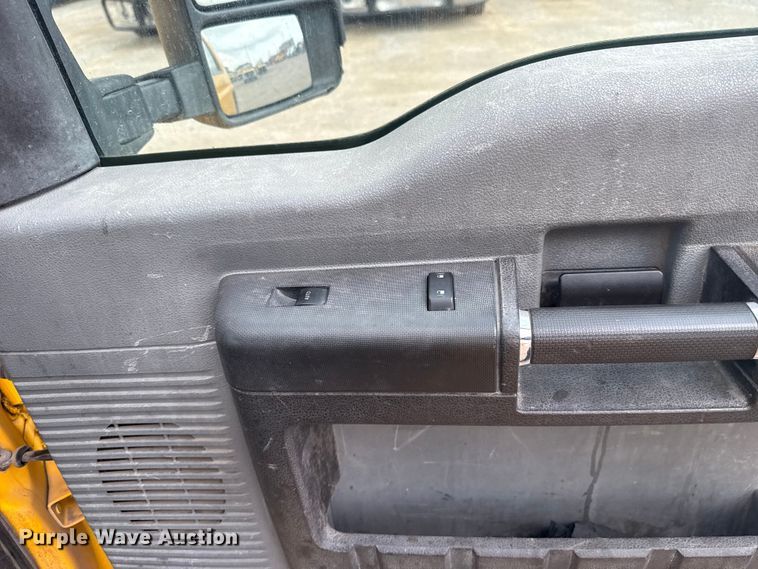 image for item ES5950 2015 Ford F350 Super Duty utility bed pickup truck