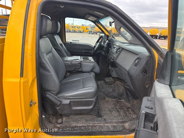 image for item ES5950 2015 Ford F350 Super Duty utility bed pickup truck