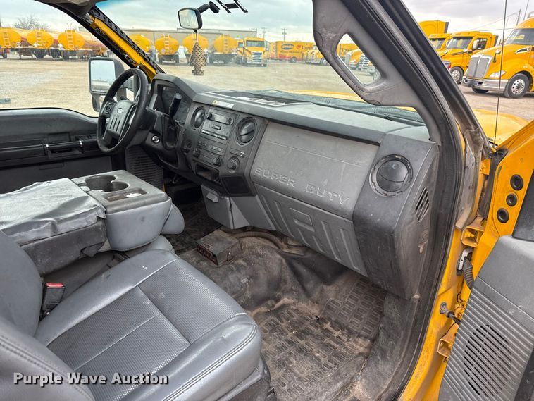 image for item ES5950 2015 Ford F350 Super Duty utility bed pickup truck