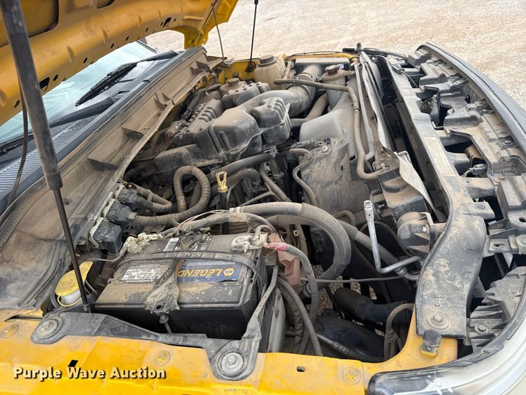 image for item ES5950 2015 Ford F350 Super Duty utility bed pickup truck