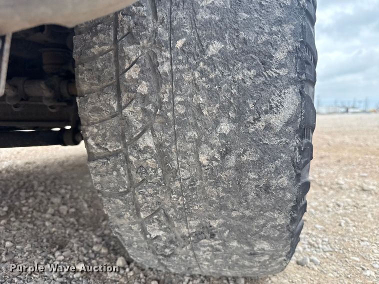 image for item ES5950 2015 Ford F350 Super Duty utility bed pickup truck