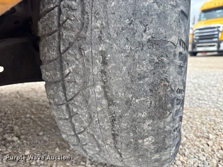 image for item ES5950 2015 Ford F350 Super Duty utility bed pickup truck