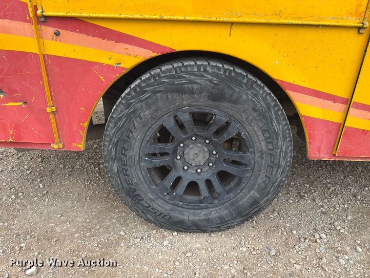 image for item ES5950 2015 Ford F350 Super Duty utility bed pickup truck