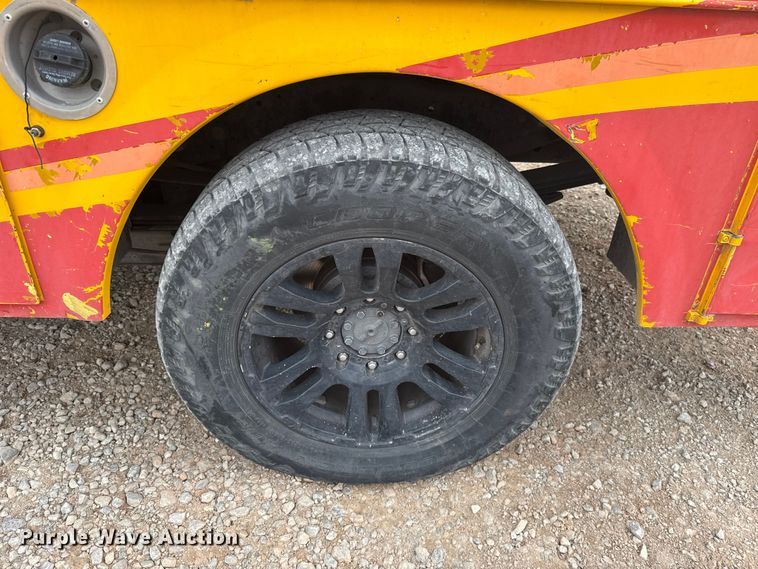 image for item ES5950 2015 Ford F350 Super Duty utility bed pickup truck