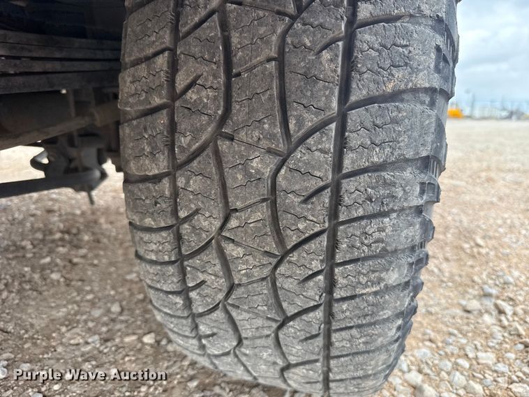 image for item ES5950 2015 Ford F350 Super Duty utility bed pickup truck