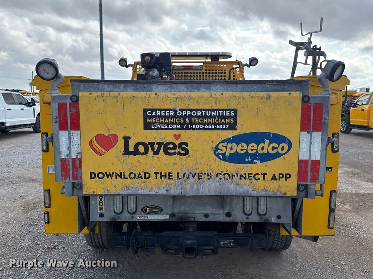 image for item ES5951 2019 Ford F350 Super Duty utility bed pickup truck