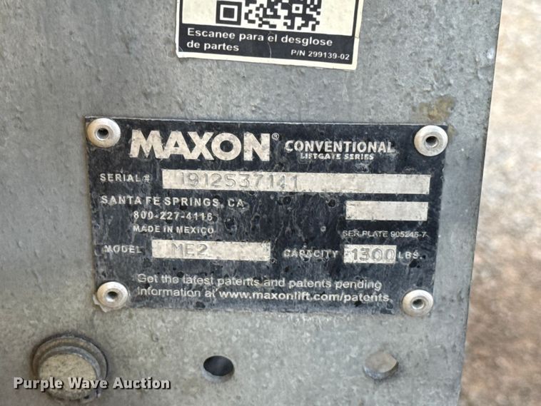 image for item ES5951 2019 Ford F350 Super Duty utility bed pickup truck