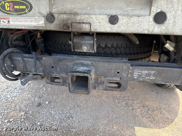 image for item ES5951 2019 Ford F350 Super Duty utility bed pickup truck