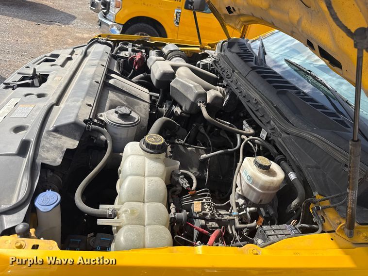 image for item ES5951 2019 Ford F350 Super Duty utility bed pickup truck