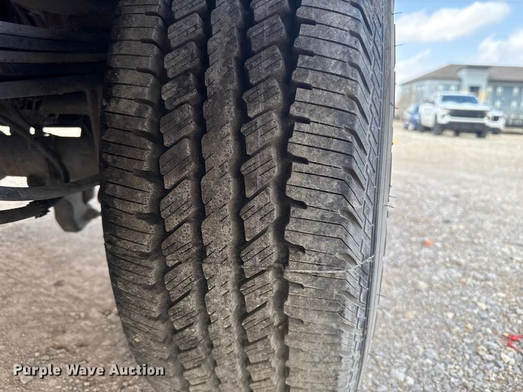 image for item ES5951 2019 Ford F350 Super Duty utility bed pickup truck