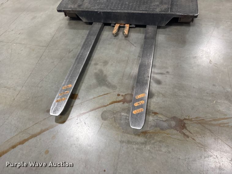 image for item ES8637 2017 Crown SP4050-30 order picker