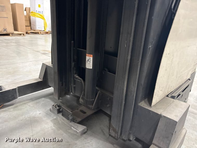 image for item ES8637 2017 Crown SP4050-30 order picker