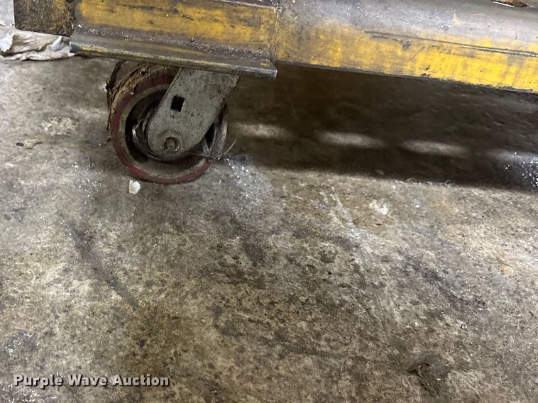 image for item ES8639  (3) Wright self dumping hoppers