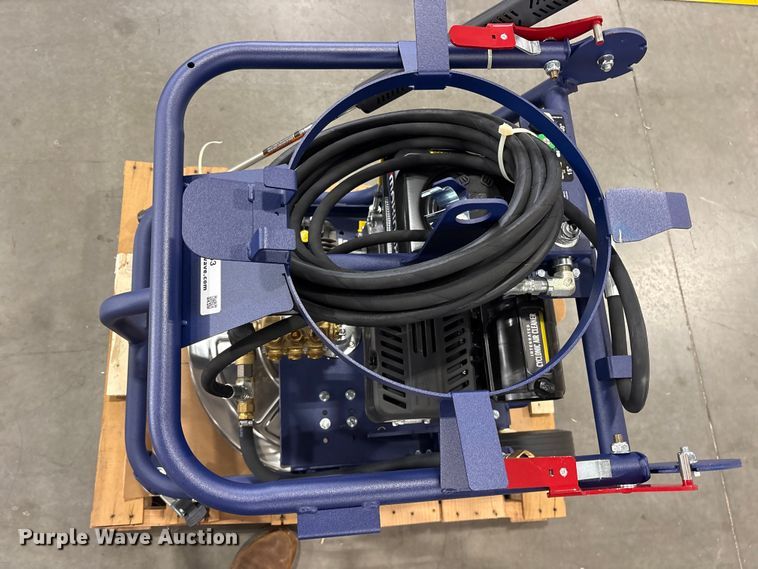 image for item ES8653 2021 Makinex DPW-2500-0AVU pressure washer