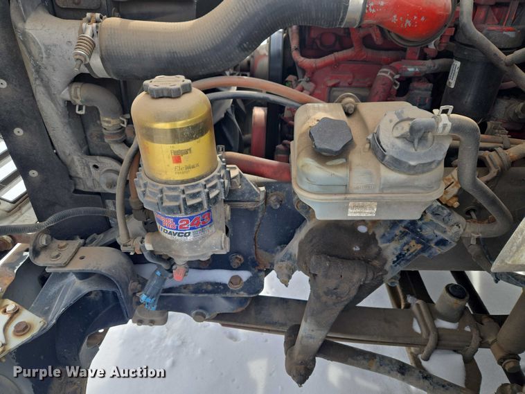 image for item ET1213 2015 Freightliner M2 box truck