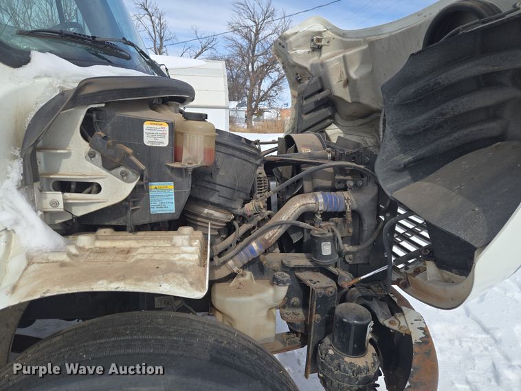 image for item ET1213 2015 Freightliner M2 box truck