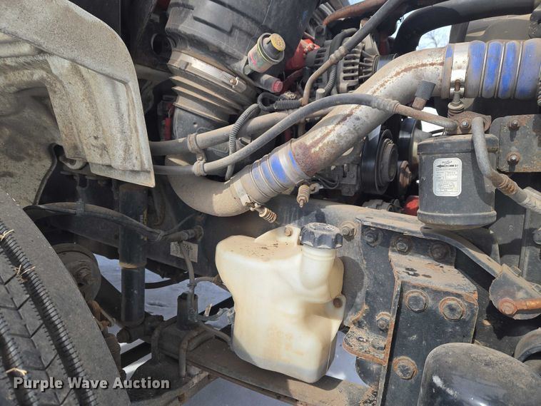 image for item ET1213 2015 Freightliner M2 box truck