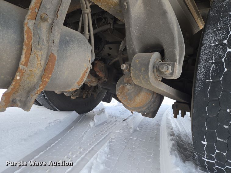 image for item ET1213 2015 Freightliner M2 box truck