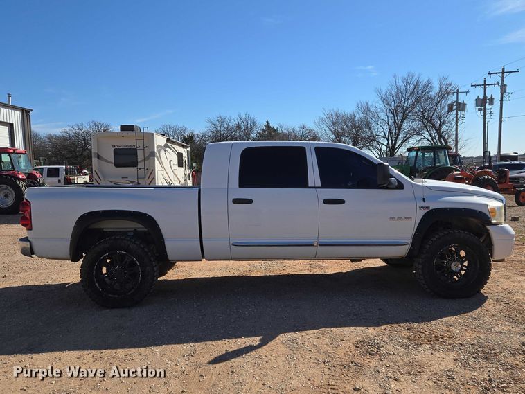 image for item ET1355 2008 Dodge Ram 2500 Crew Cab pickup truck